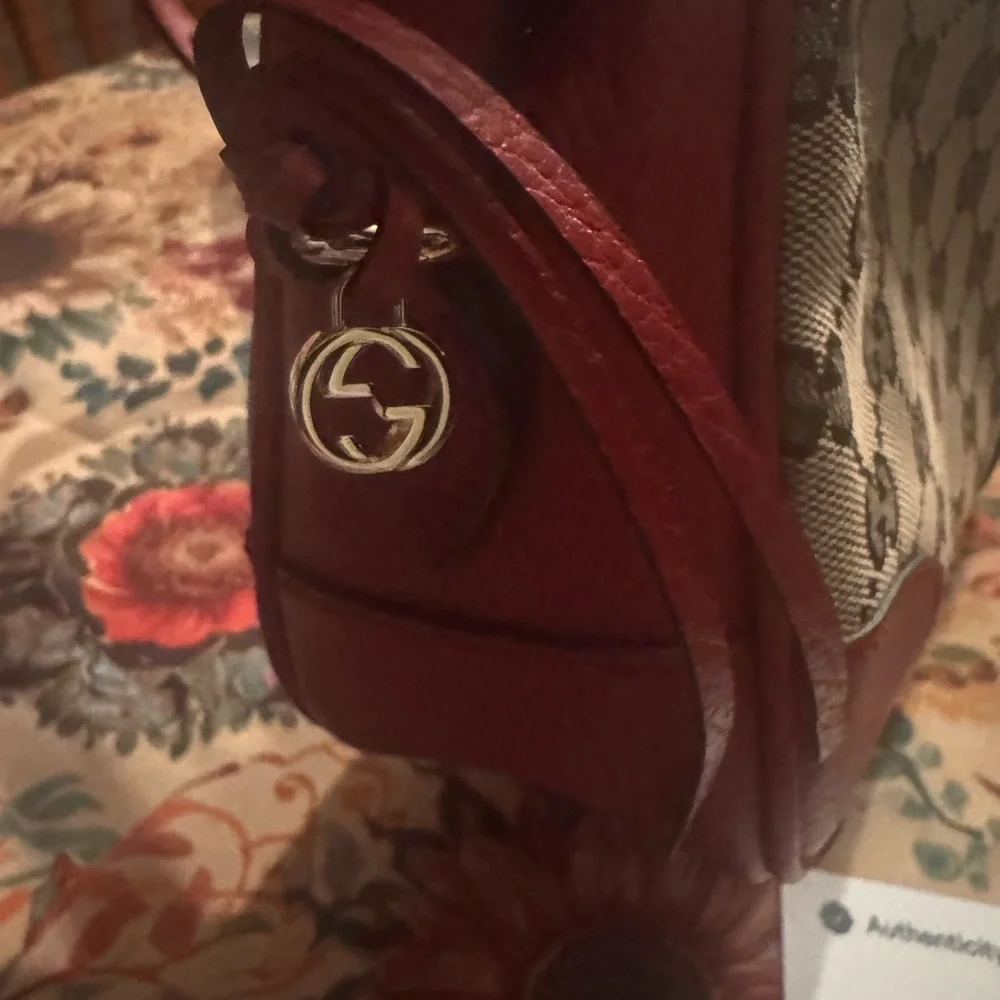 Gucci Beige GG Canvas Crossbody Bag with Red Leather Trim - Picture 5 of 10